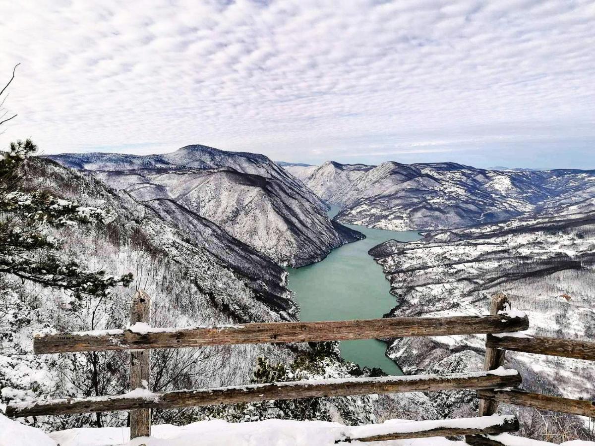 Appartamento Dren - Banjska Stena Mitrovac Esterno foto